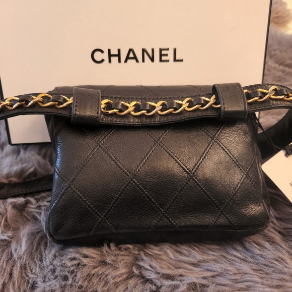 CHANEL Vintage  Guilted CC Waist Bag - Picture 5 of 7